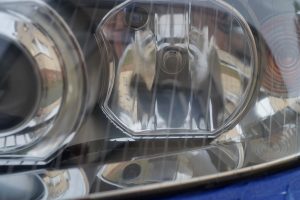 Scheinwerfer Bild4 mit der Aufbereitung von KitAutos poliert und finish mit Meguiars PlastX.